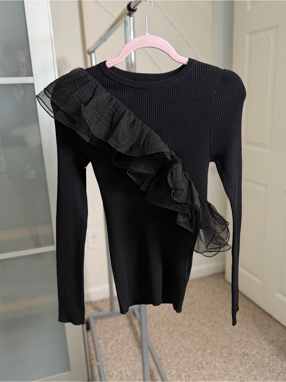 ‼️⚠️Black Ruffle-Accent Ribbed Long-Sleeve Top⚠️‼️
